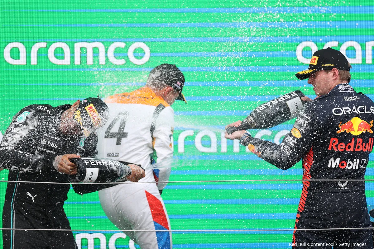 “Hamilton te oud om Verstappen te verslaan”