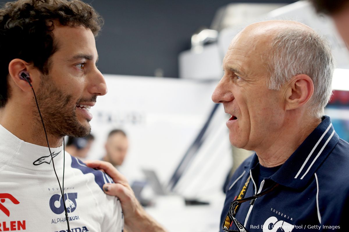 Daniel Ricciardo keert terug in Singapore op paddock na handblessure