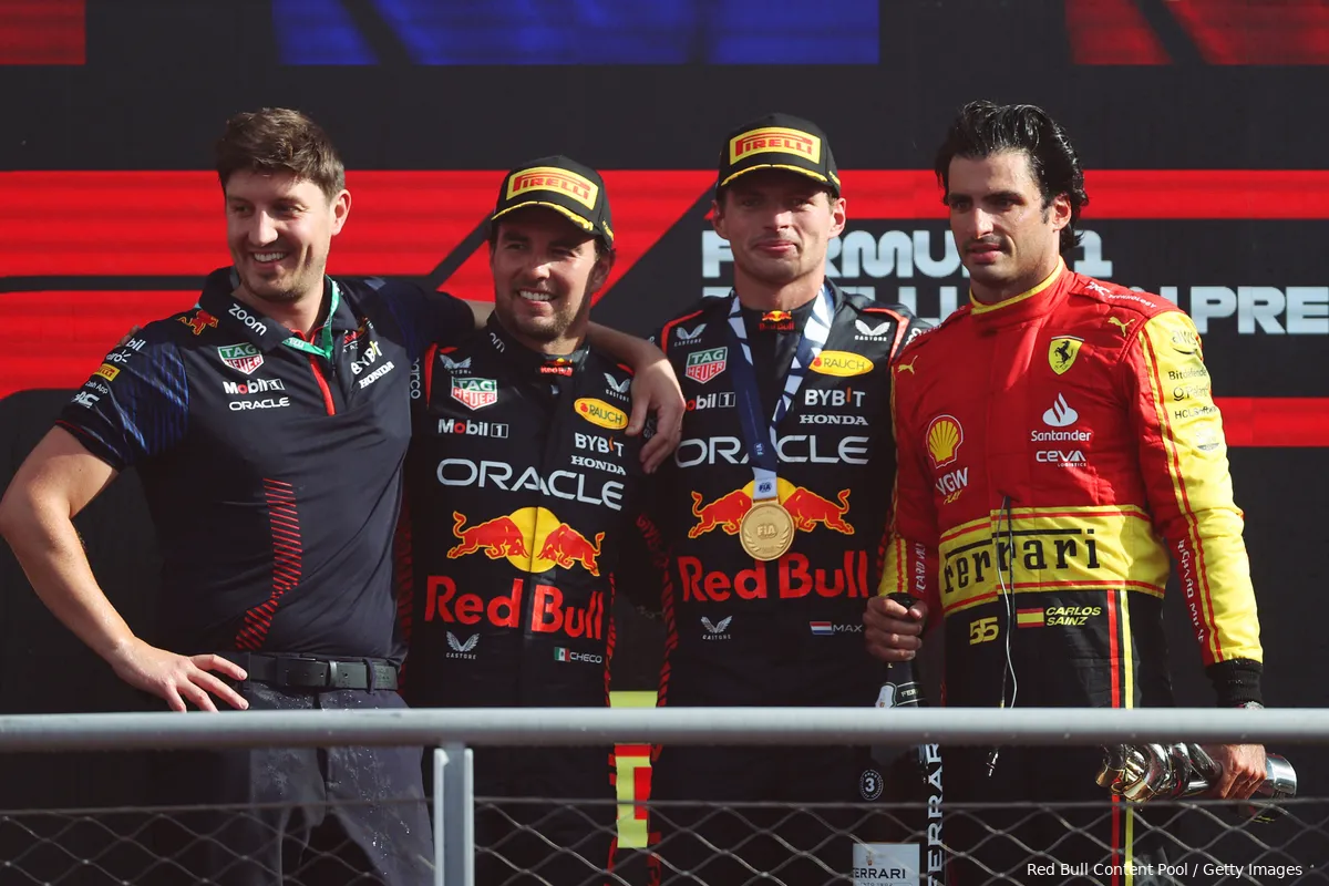 Rivaal maakt buiging: "Max Verstappen maakte geen enkele fout in twee seizoenen"