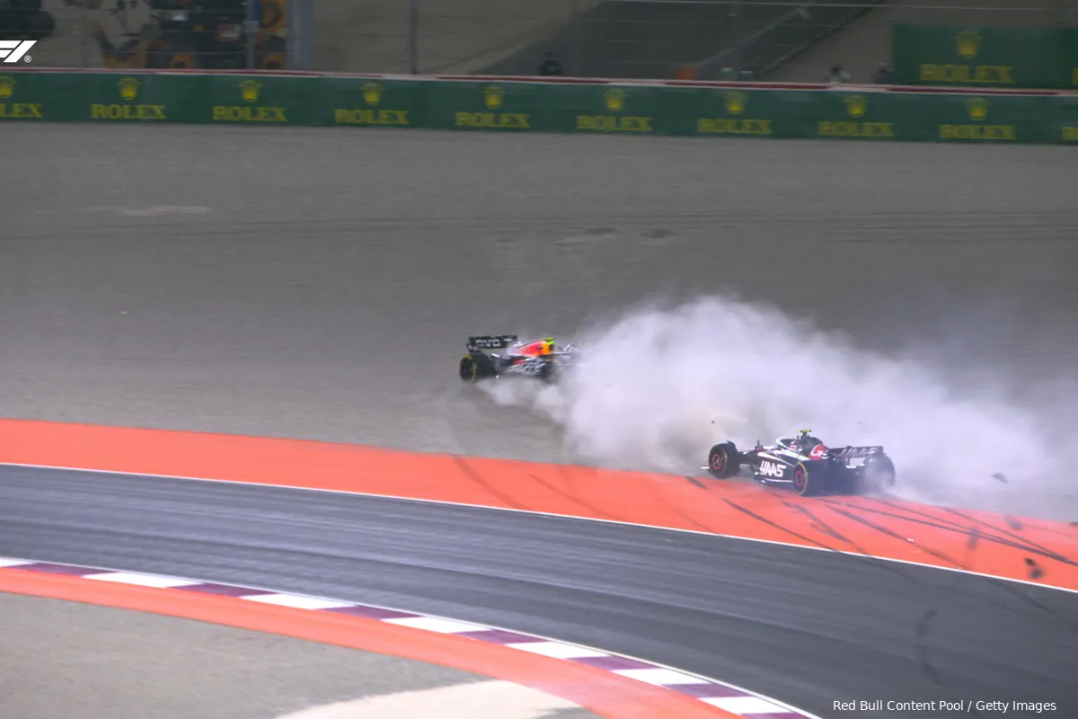 BREAKING: Verstappen is wereldkampioen na crash Sergio Pérez!
