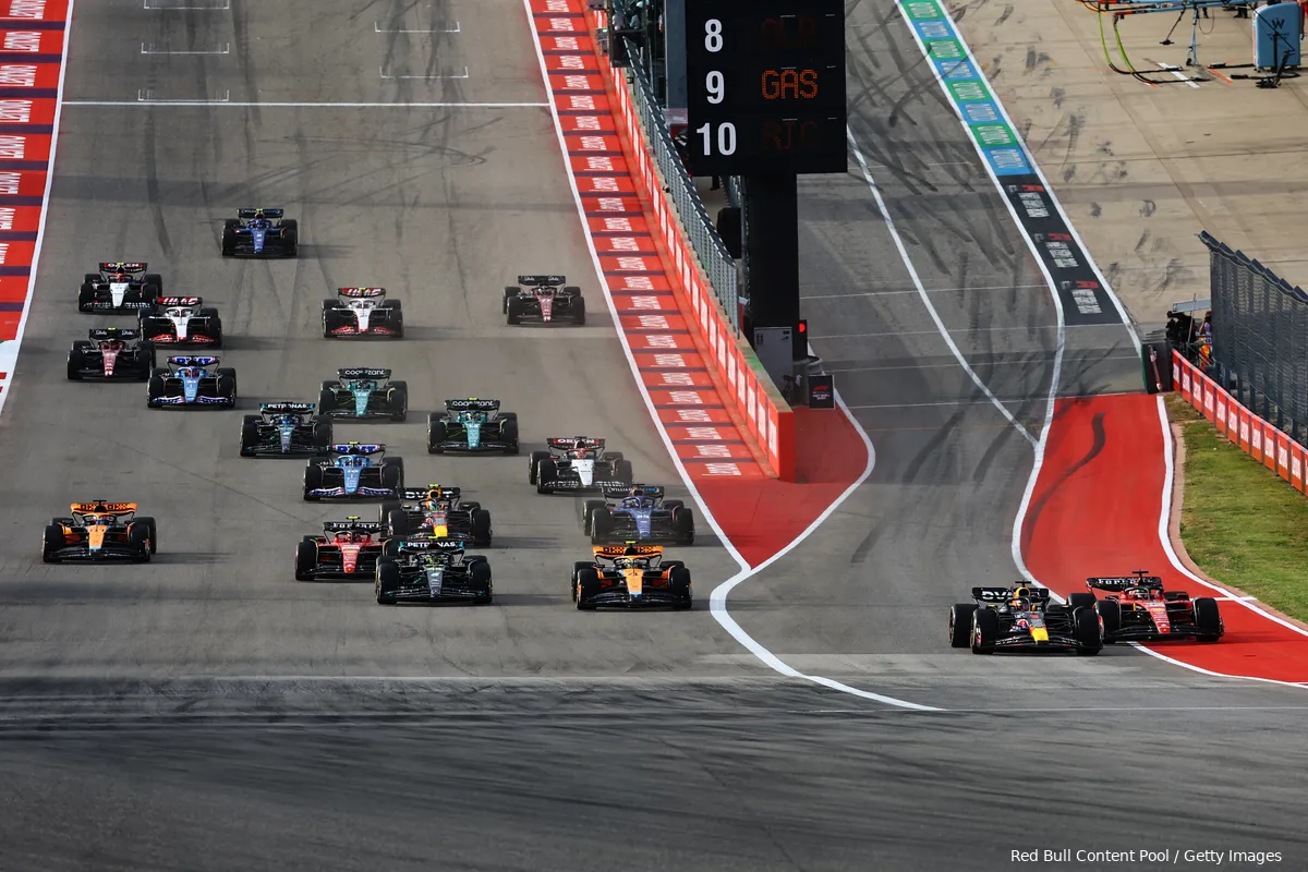 Uitslag F1 Sprintrace USGP: Verstappen terug op eerste trede, Hamilton P2