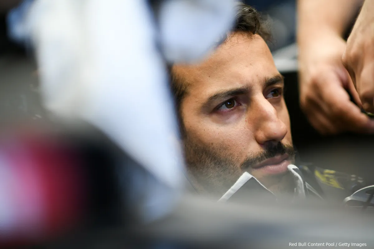 Ricciardo in ongeloof na beslissing stewards: ‘Dat heeft mijn race compleet verpest'