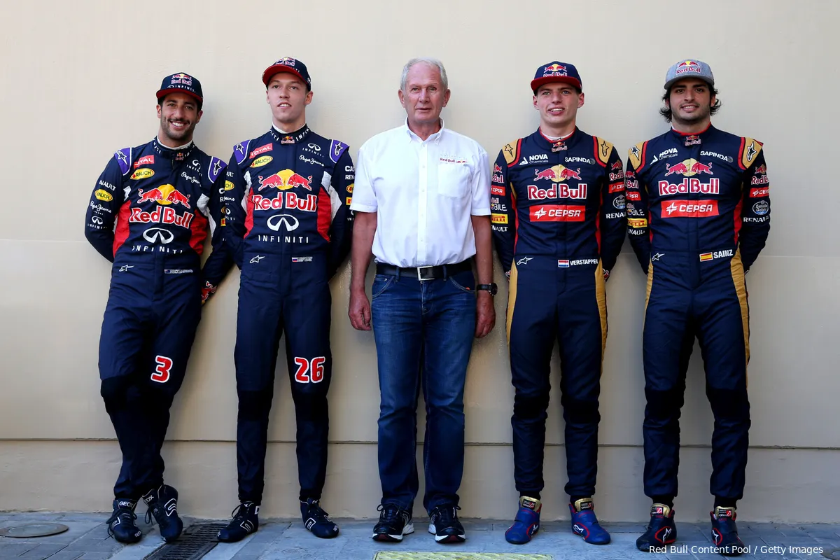 Marko zet Sainz in het zonnetje: 'Bijna van hetzelfde niveau als Verstappen'