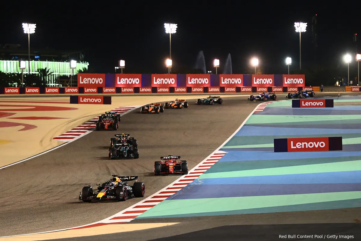 Samenvatting F1 GP Saoedi-Arabië 2024: Verstappen onbedreigd naar Djedda-zege, Perez tweede