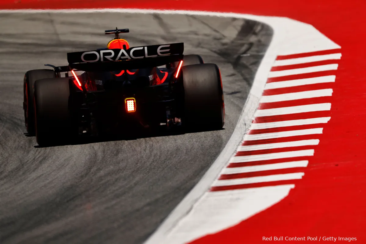 Samenvatting F1 VT1 Spaanse Grand Prix: Norris nipt sneller dan Verstappen dankzij 'tow'