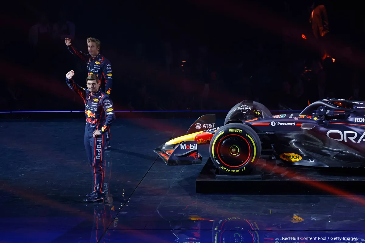 launch event 2025 londen o2 max verstappen red bull racing liam lawson 3