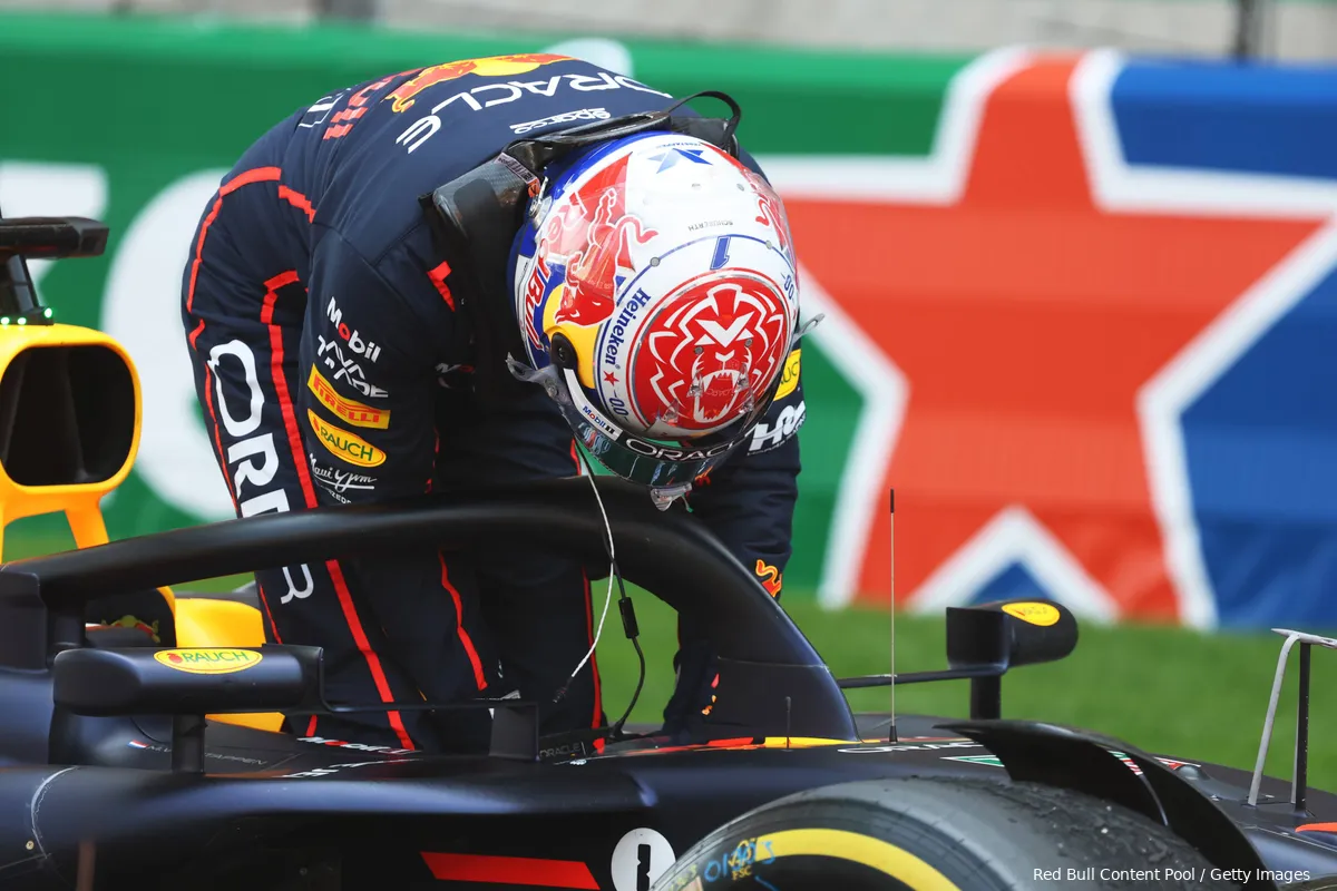 max verstappen helm cockpit 1812