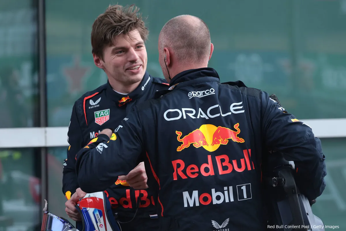 max verstappen red bull racing china rb21 zondag 1 monteur ole