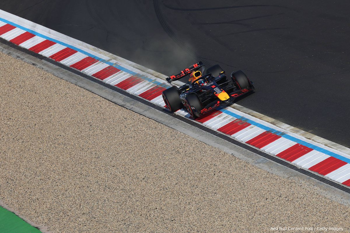 max verstappen red bull racing kerbstone rb21 12