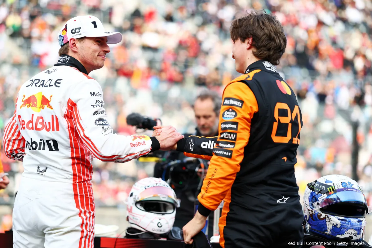 max verstappen racepak wit japan 2025 1 oscar piastri