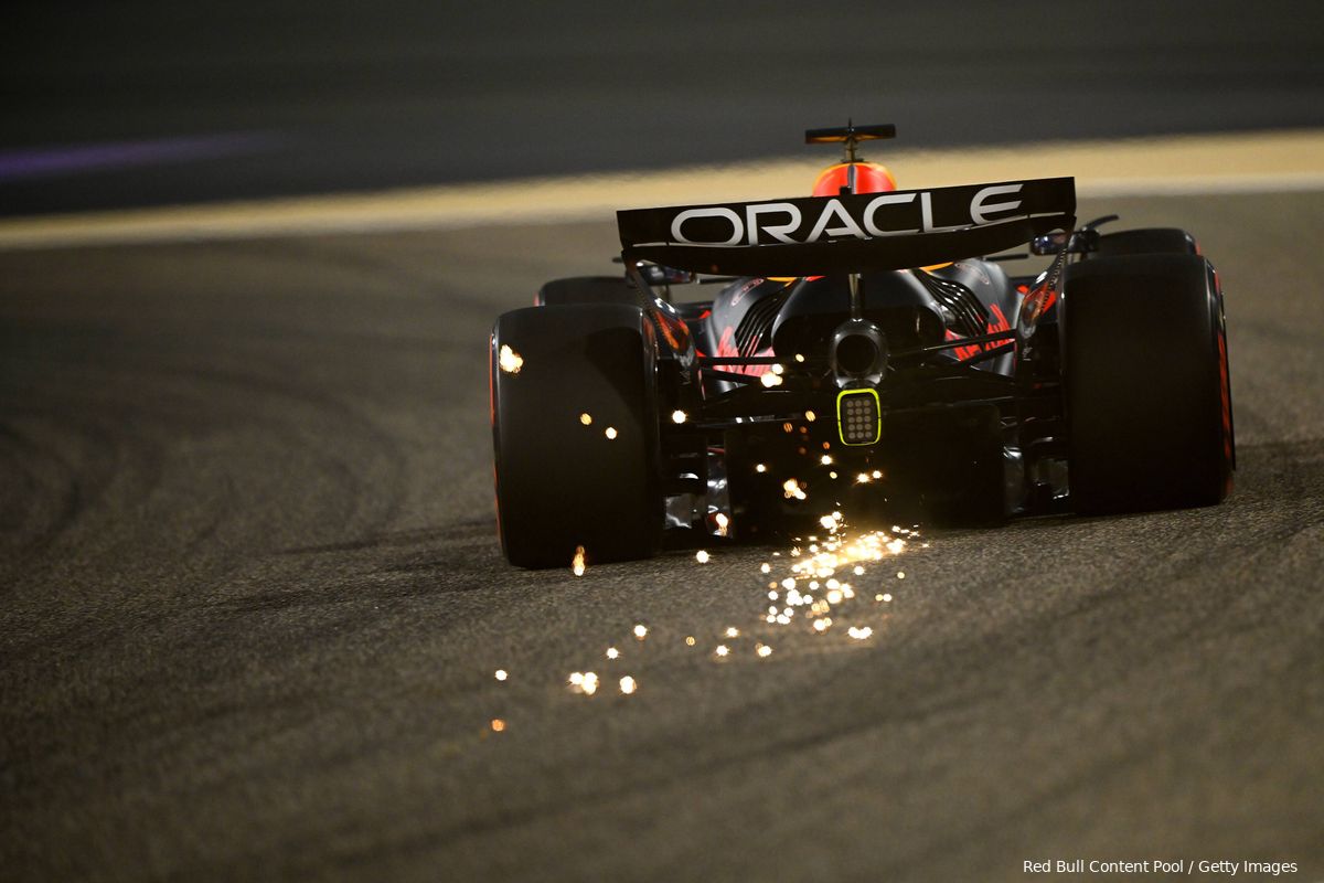 max verstappen red bull racing rb21 vrijdag 1 bodemplaat vonken 1