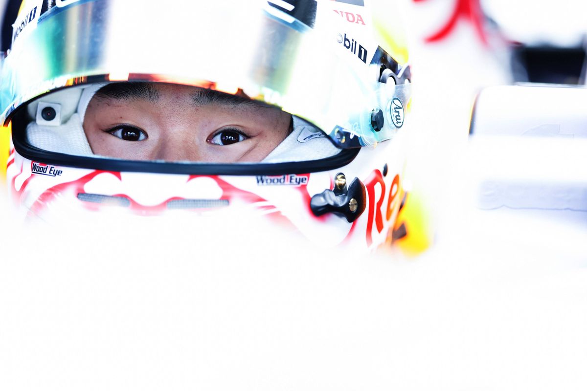 yuki tsunoda red bull racing japan 2025 helm 1