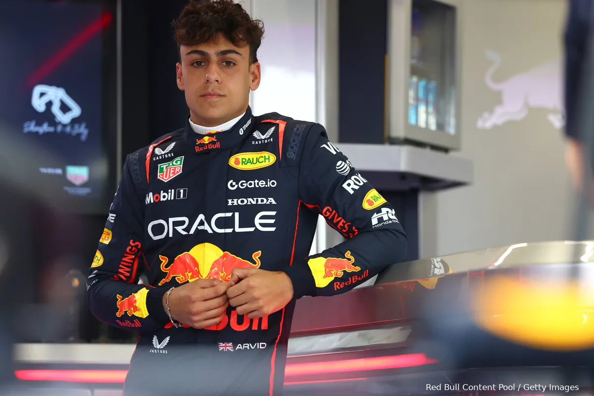 arvid lindblad silverstone red bull racing 15