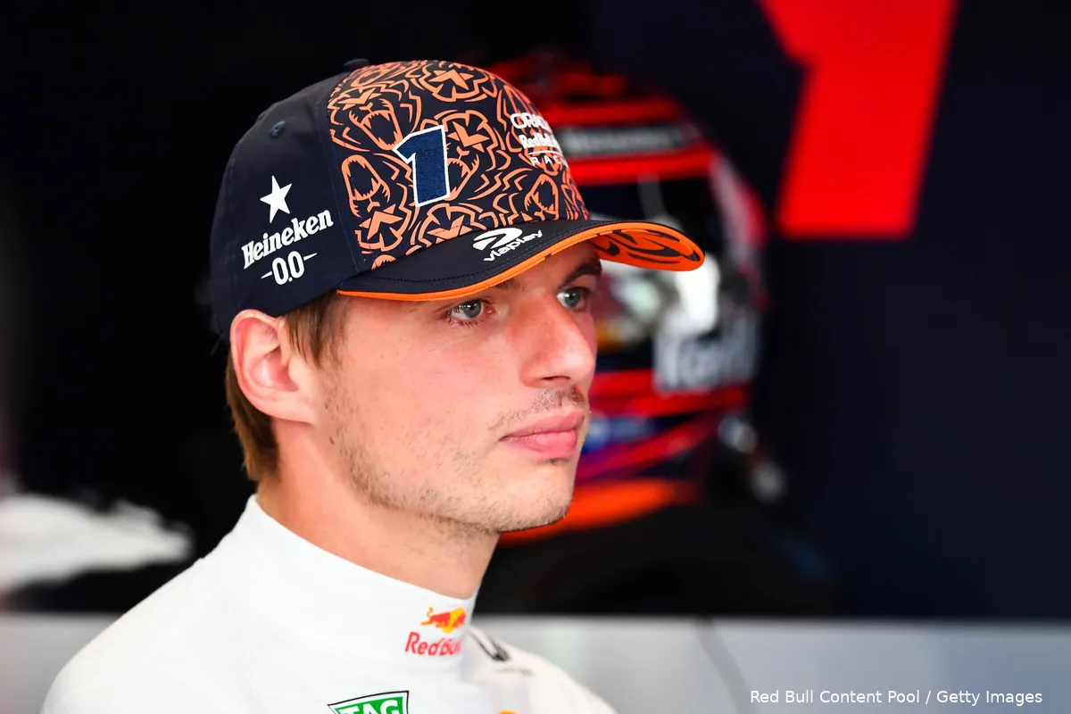 max-verstappen-red-bull-racing-2025-nederland-zandvoort-zaterdag-training-pet