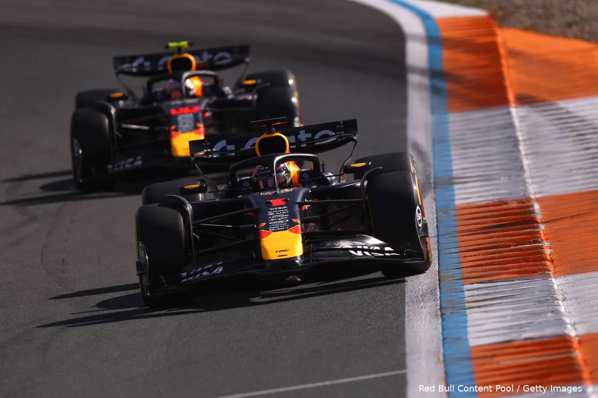 max-verstappen-yuki-tsunoda-red-bull-racing-rb21-2025-nederland-zandvoort-zaterdag-training