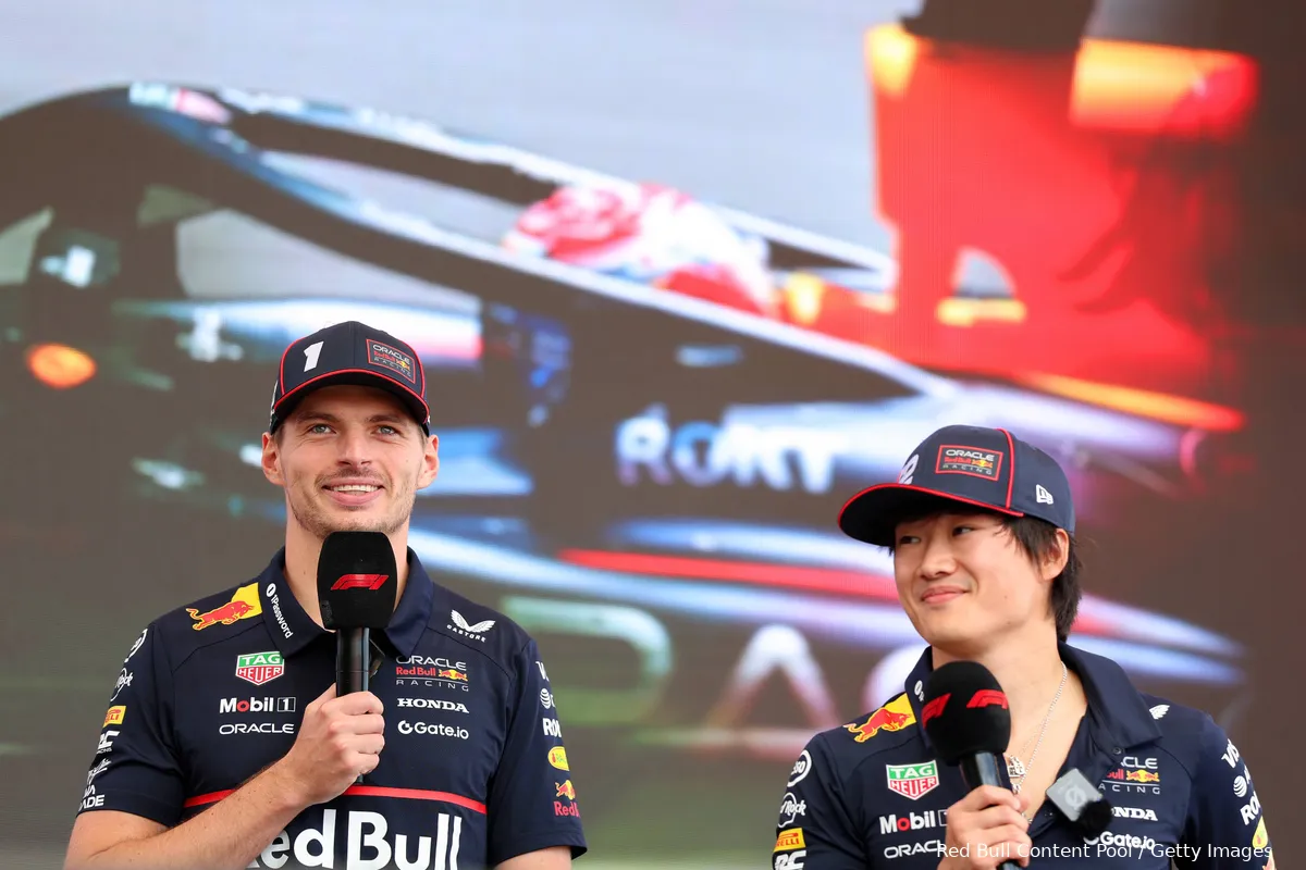 verstappen-tsunoda-red-bull-hongarije-zaterdag-1