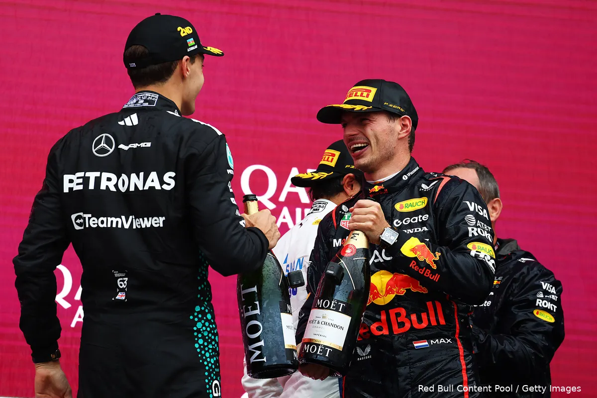 george-russell-mercedes-carlos-sainz-williams-Paul-Monaghan-max-verstappen-red-bull-racing-bakoe-zondag-azerbeidzjan-2025