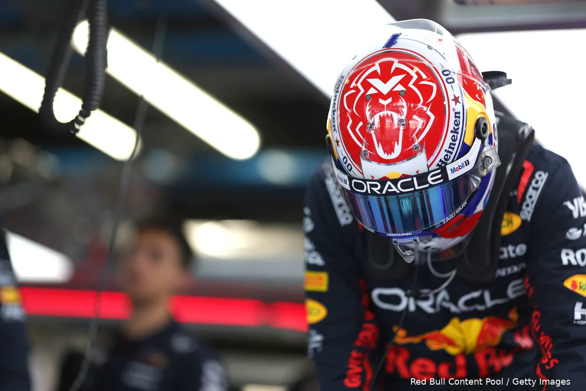 max-verstappen-red-bull-racing-italië-monza-vrijdag-helm-13