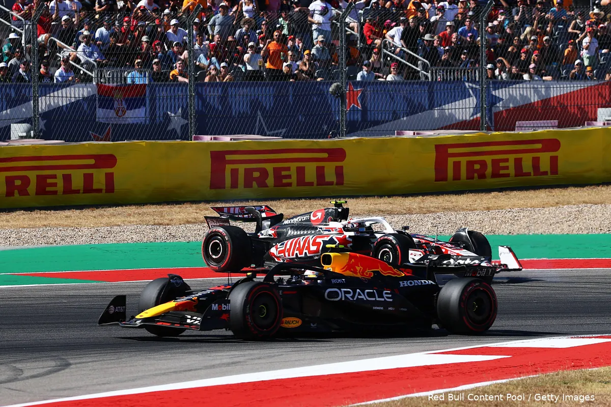 Tsunoda-Bearman-cota-crash-race-3