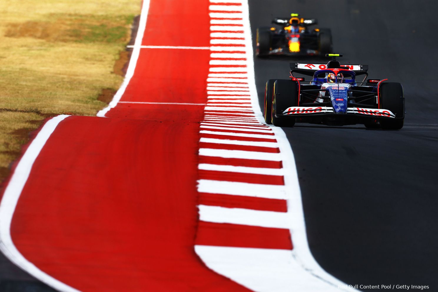 Horner looft Lawson en heeft vraagtekens bij Pérez: 'Daar hebben we Checo nodig'