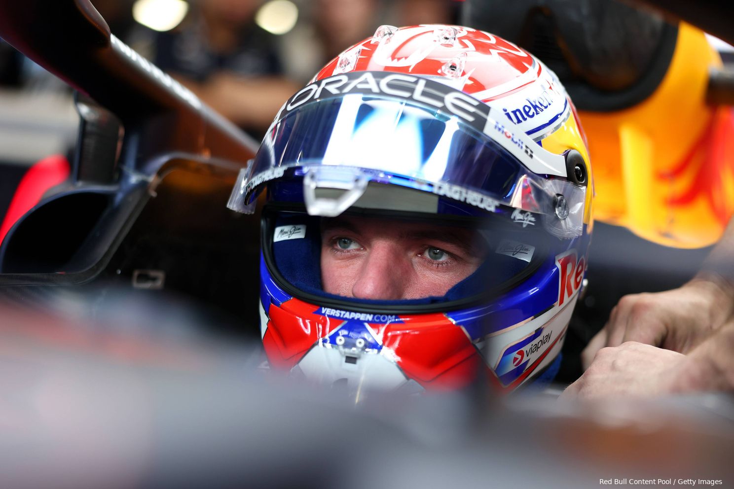 Verstappen heeft met goede vrijdag McLaren in het vizier, Tsunoda crasht