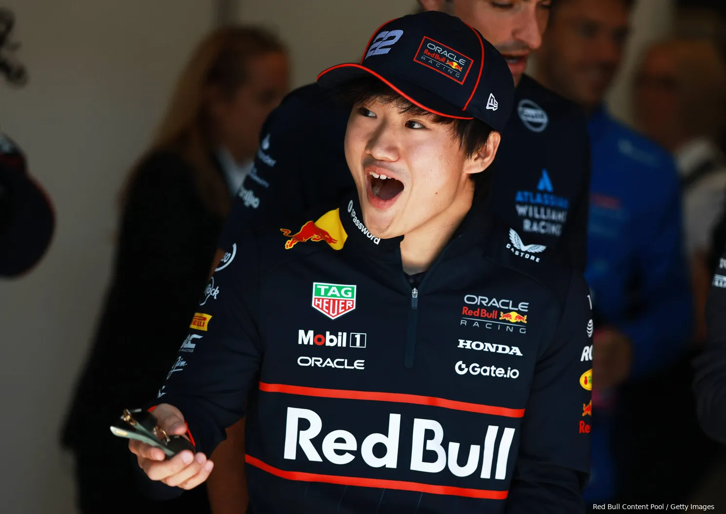 Verstappen blij met cadeautje als kersverse vader: 'Meteen op simulator aangesloten'