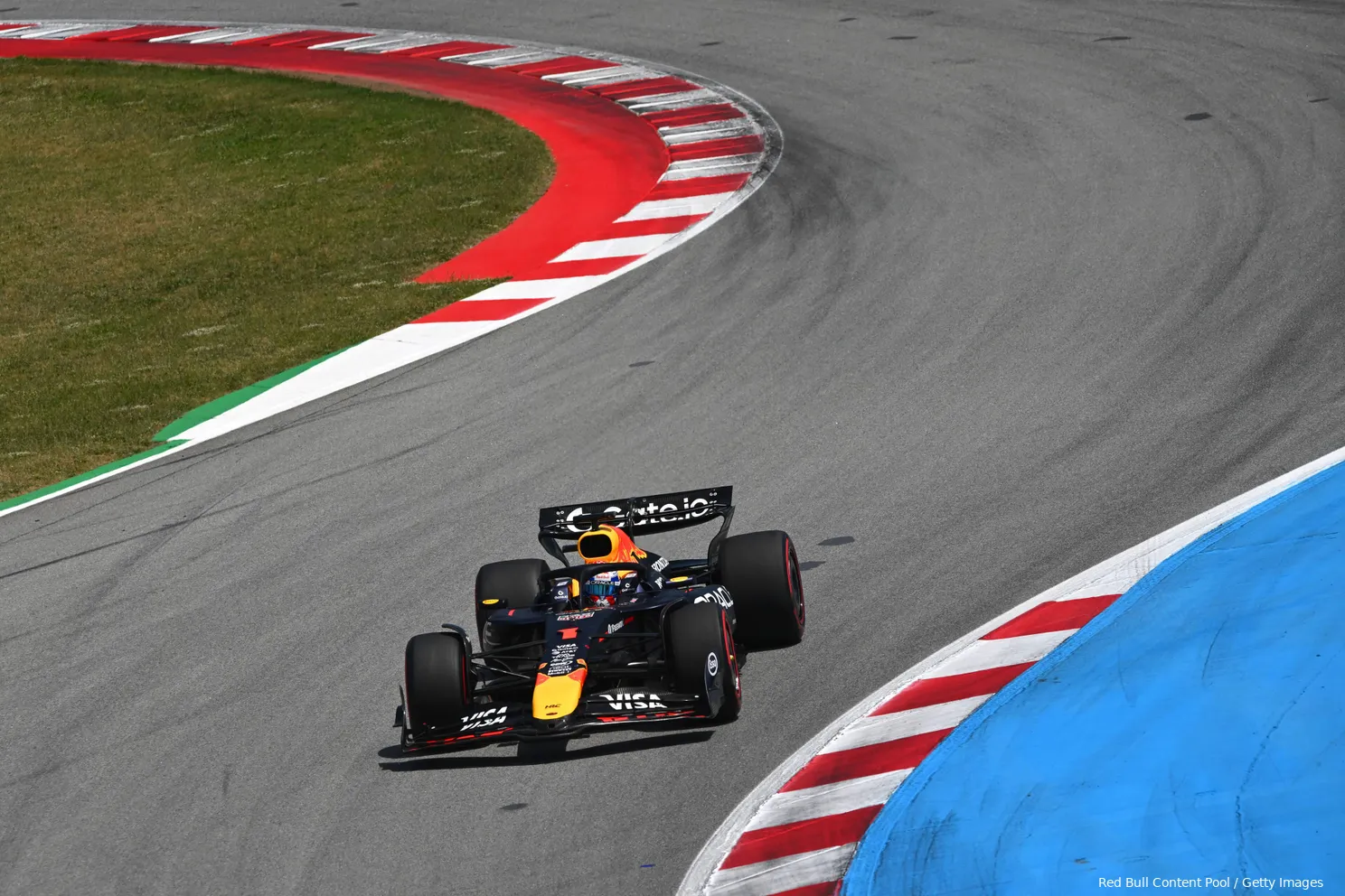 Norris zet Piastri voor het blok met mening over Verstappen: 'Hij heeft een interessante mening'