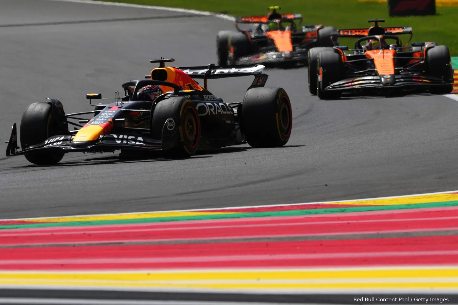verstappen-piastri-norris-red-bull-mclaren-spa-sprintrace-3