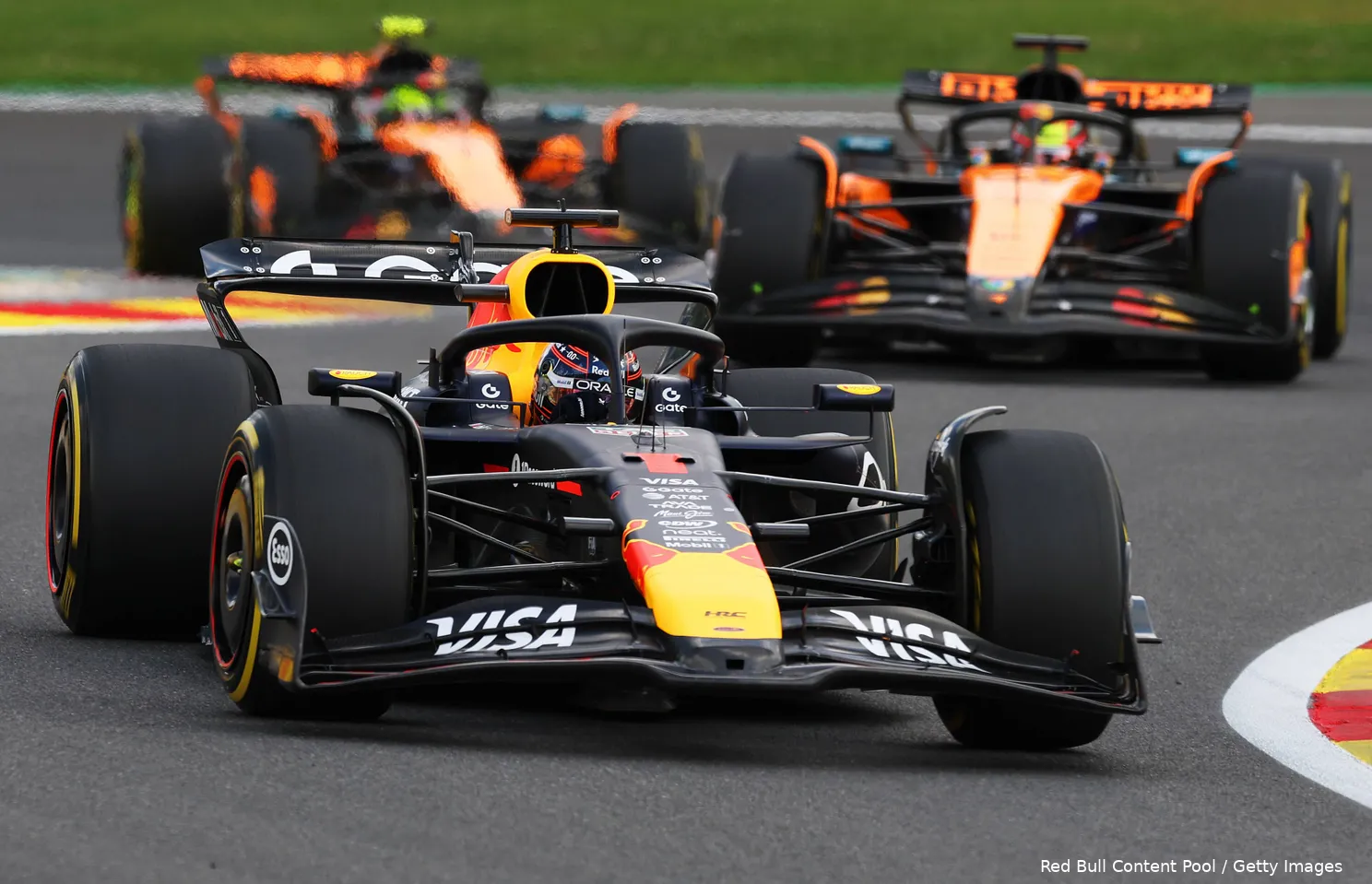 verstappen-piastri-norris-red-bull-mclaren-spa-sprintrace-6
