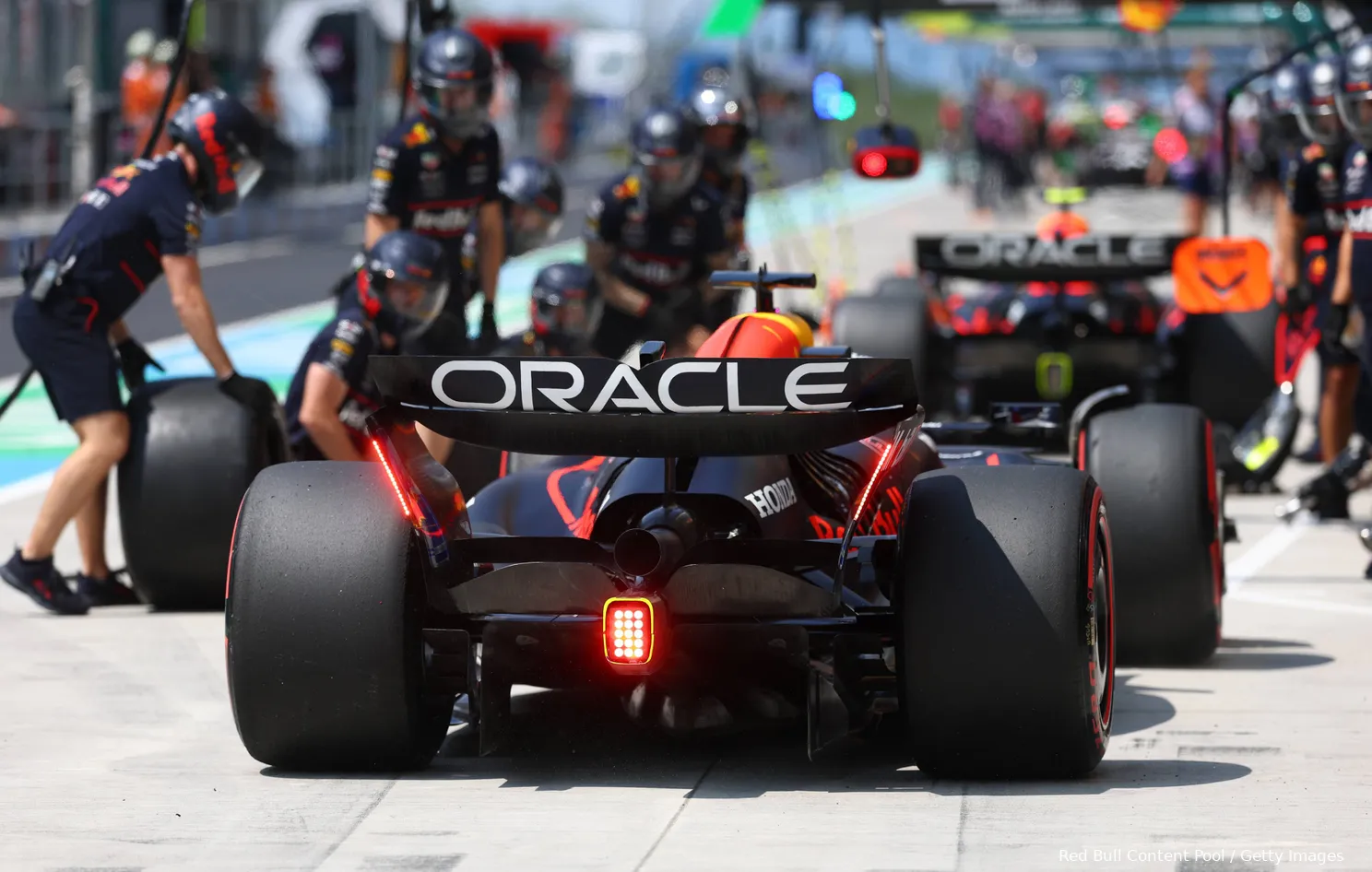 verstappen-tsunoda-red-bull-hongarije-vt3-1