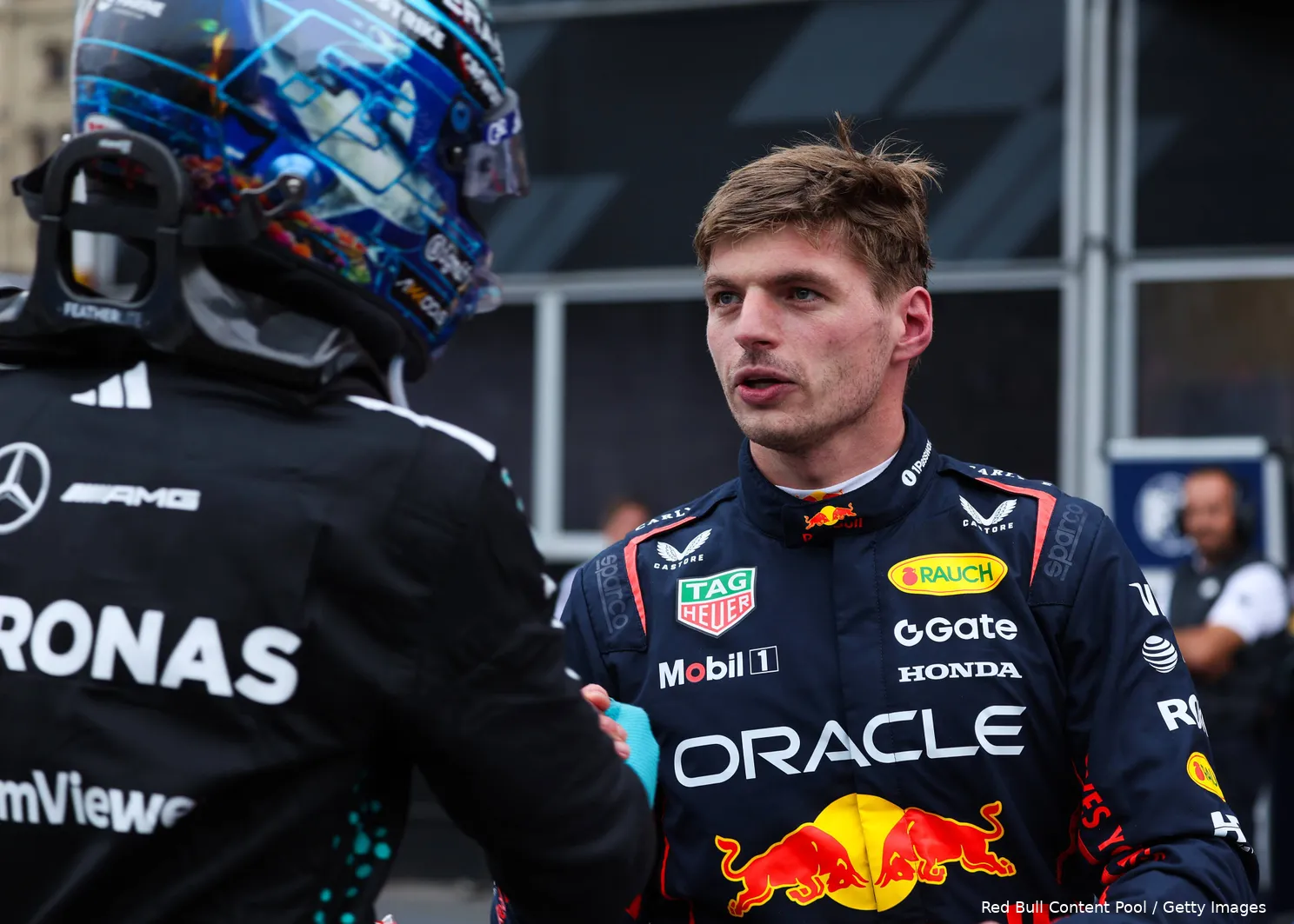 george-russell-mercedes-max-verstappen-red-bull-racing-bakoe-zondag-azerbeidzjan-2025