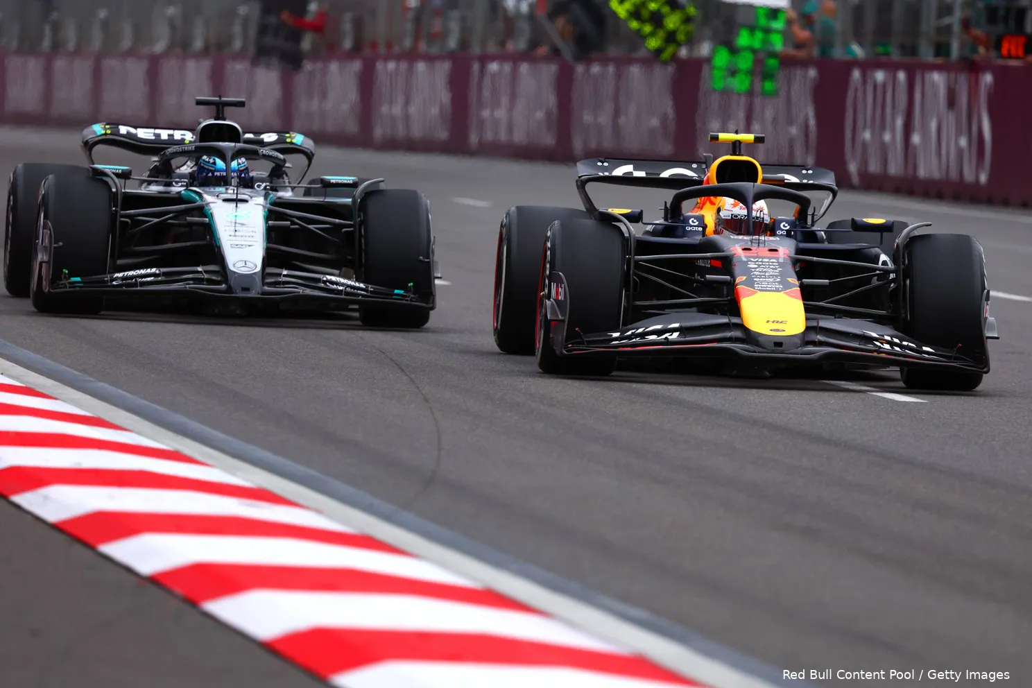 george-russell-mercedes-yuki-tsunoda-red-bull-racing-bakoe-zondag-azerbeidzjan-2025