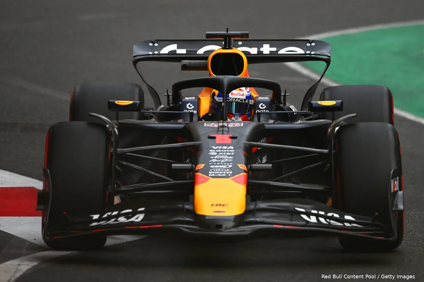 max-verstappen-bakoe-azerbeidzjan-vrijdag-2025-1-red-bull-racing-rb21-17