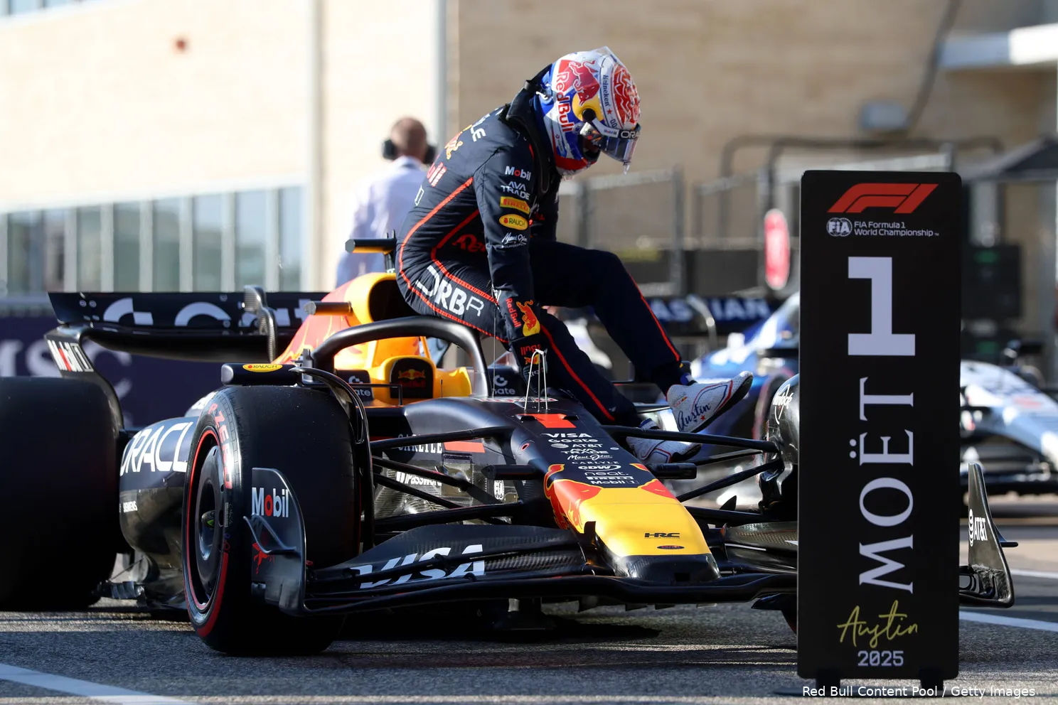 max-verstappen-red-bull-racing-cota-2025-rb21-1-21-win-juich-12