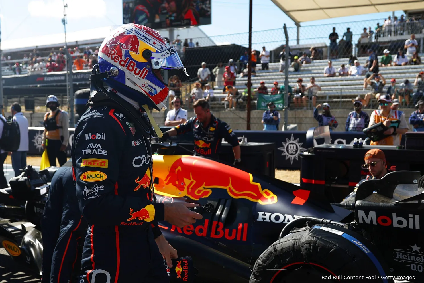 max-verstappen-red-bull-racing-cota-2025-rb21-1-helm