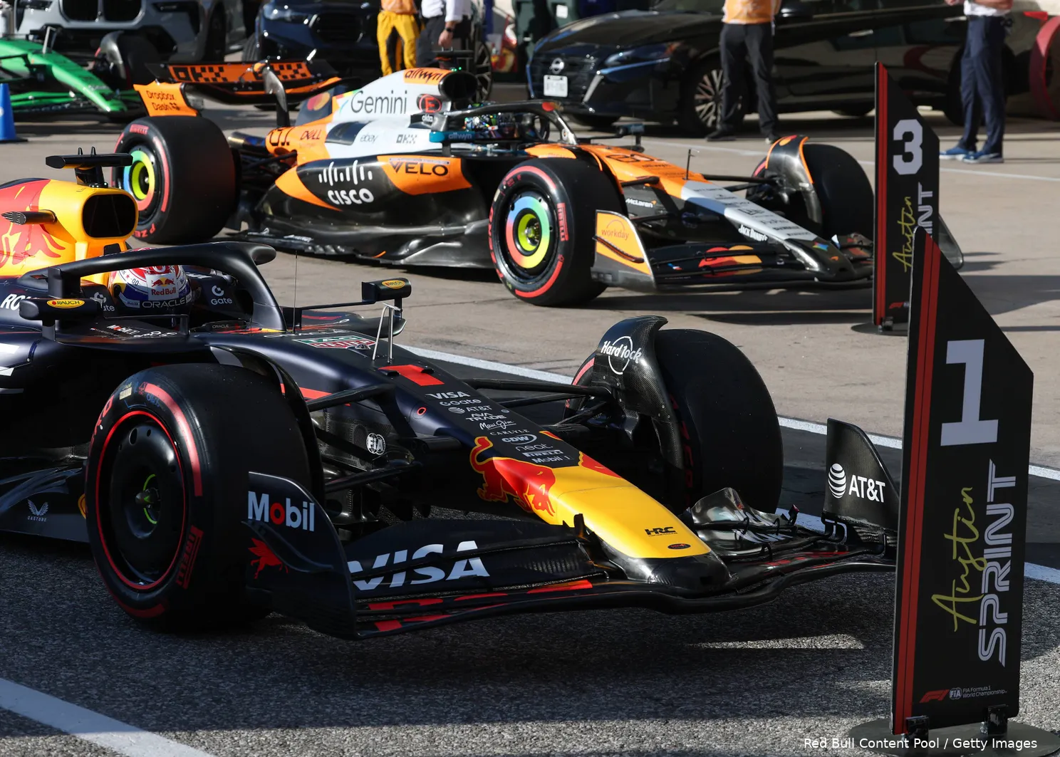 max-verstappen-red-bull-racing-cota-2025-rb21-1-oscar-piastri