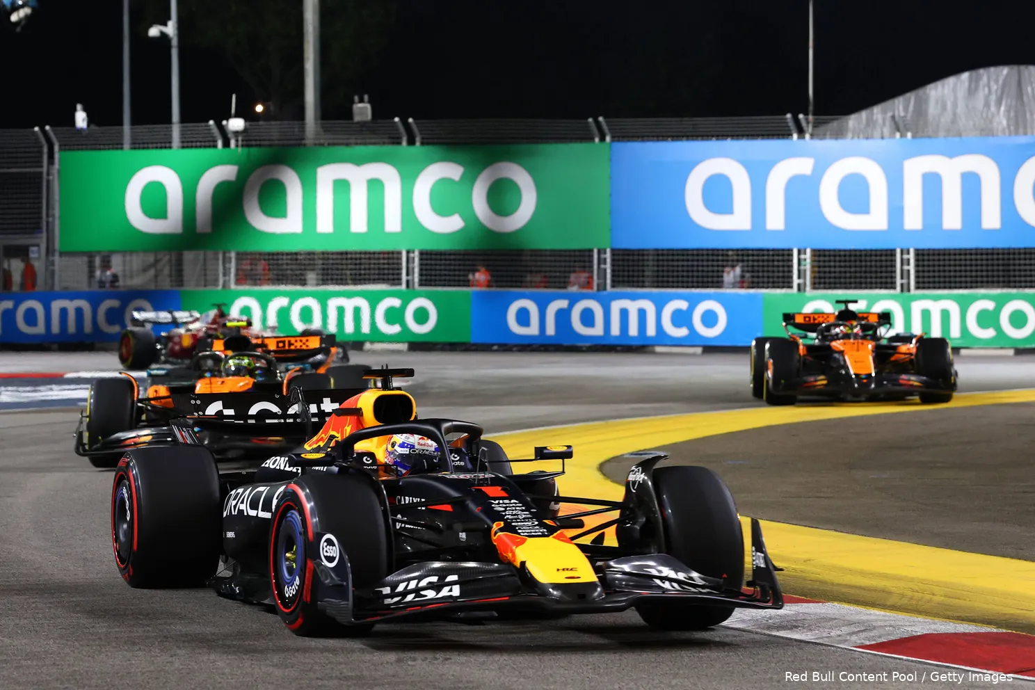 max-verstappen-singapore-race-2025-red-bull-racing-lando-norris-oscar-piastri-start