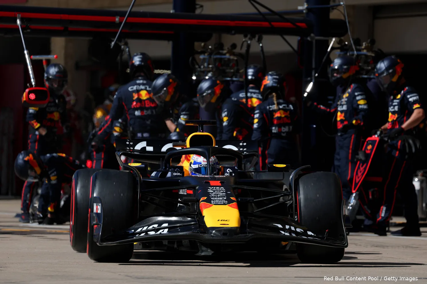 Verstappen-cota-pitstop-Red Bull Racing-1