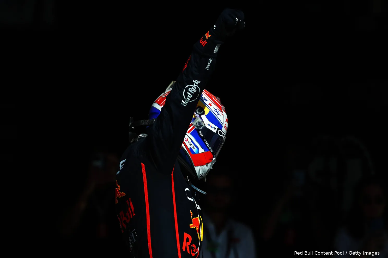 Verstappen-juichen-Red Bull-Cota-1