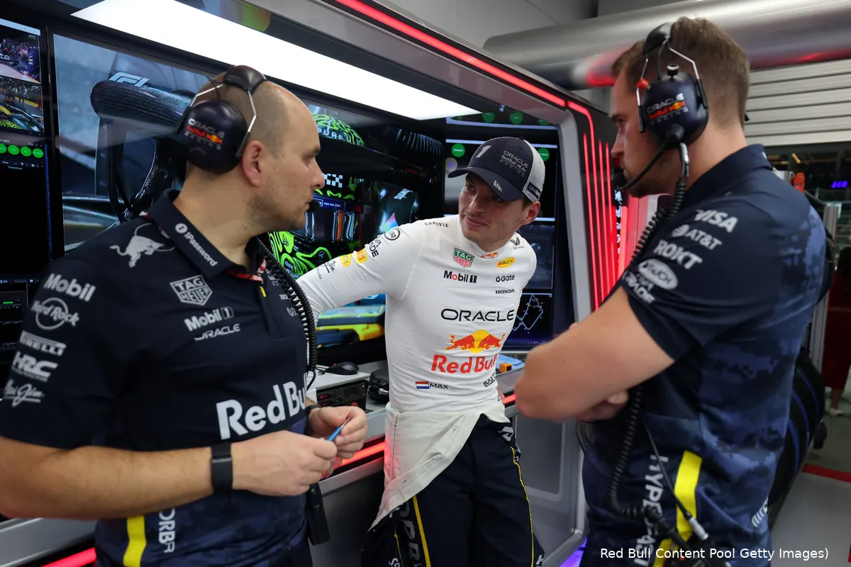 max-verstappen-racedag-singapore-2025-gianpiero-lambiase-tom-hart