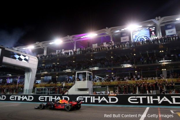 Verslag VT1 | Verstappen schiet uit de startblokken in Abu Dhabi