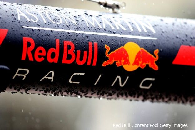 Red Bull over gevecht Mercedes: 'We zijn gefrustreerd, maar ook blij'