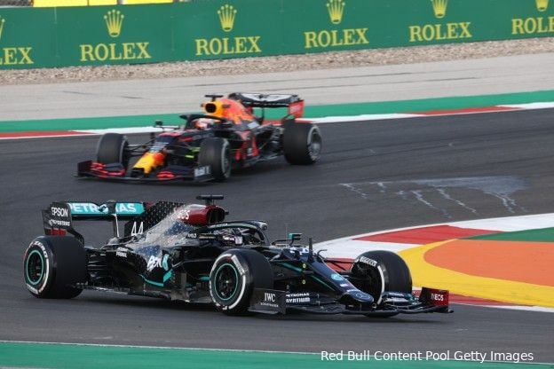 Startopstelling GP Spanje: Hamilton en Verstappen klaar voor titanenstrijd, gridstraf voor Mazepin