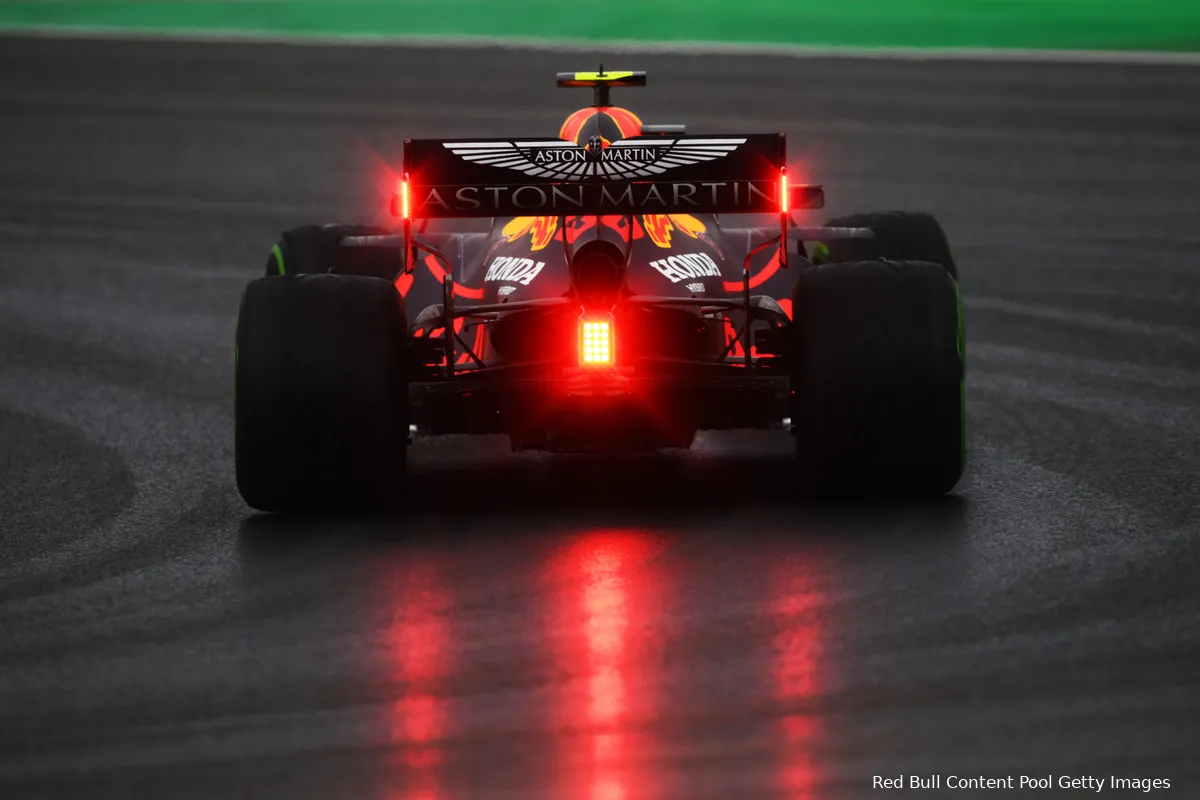 Verslag VT3 | Gladde baan en veel regen: Verstappen de snelste, Leclerc naar P2