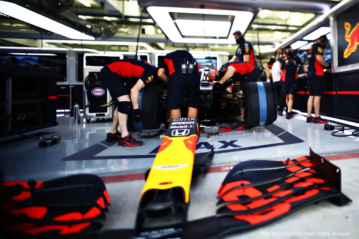 Problemen voor Verstappen in VT1, mogelijk schade aan vloer RB16