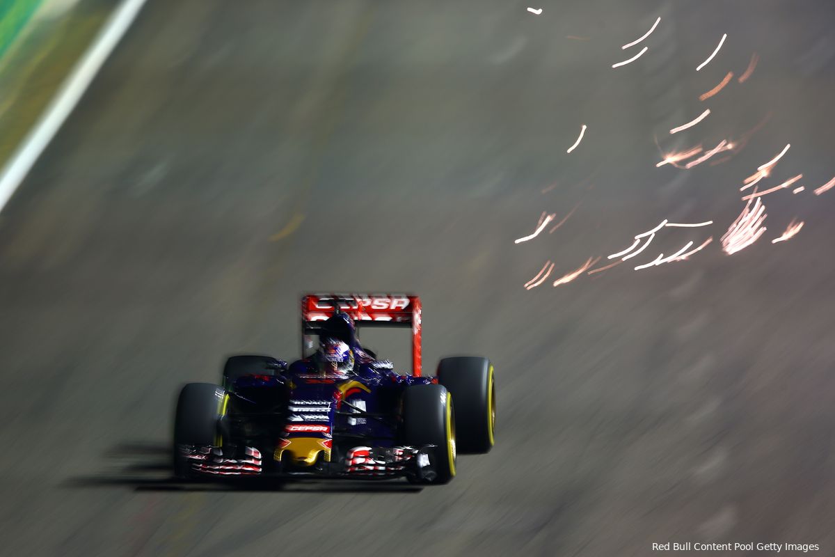 F1 Kijktip | Verstappen toont ballen in Singapore en laat Sainz niet voorbij