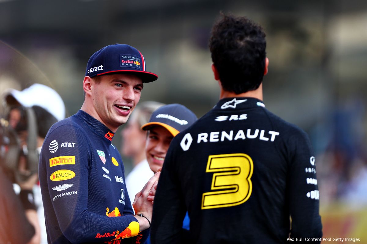Ricciardo verdedigt Verstappen: 'Heeft de foutjes wel uit zijn rijstijl gehaald'