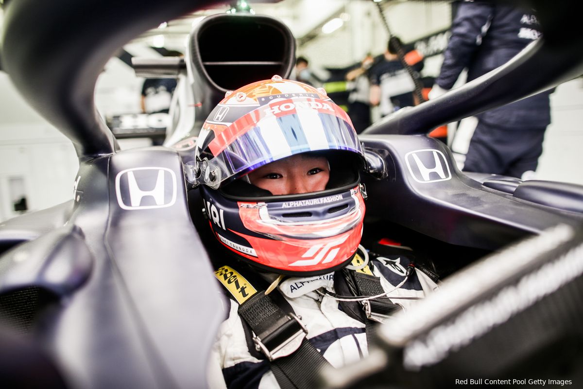 Tsunoda over GP Bahrein: 'Ik werd emotioneel toen ik Alonso inhaalde'