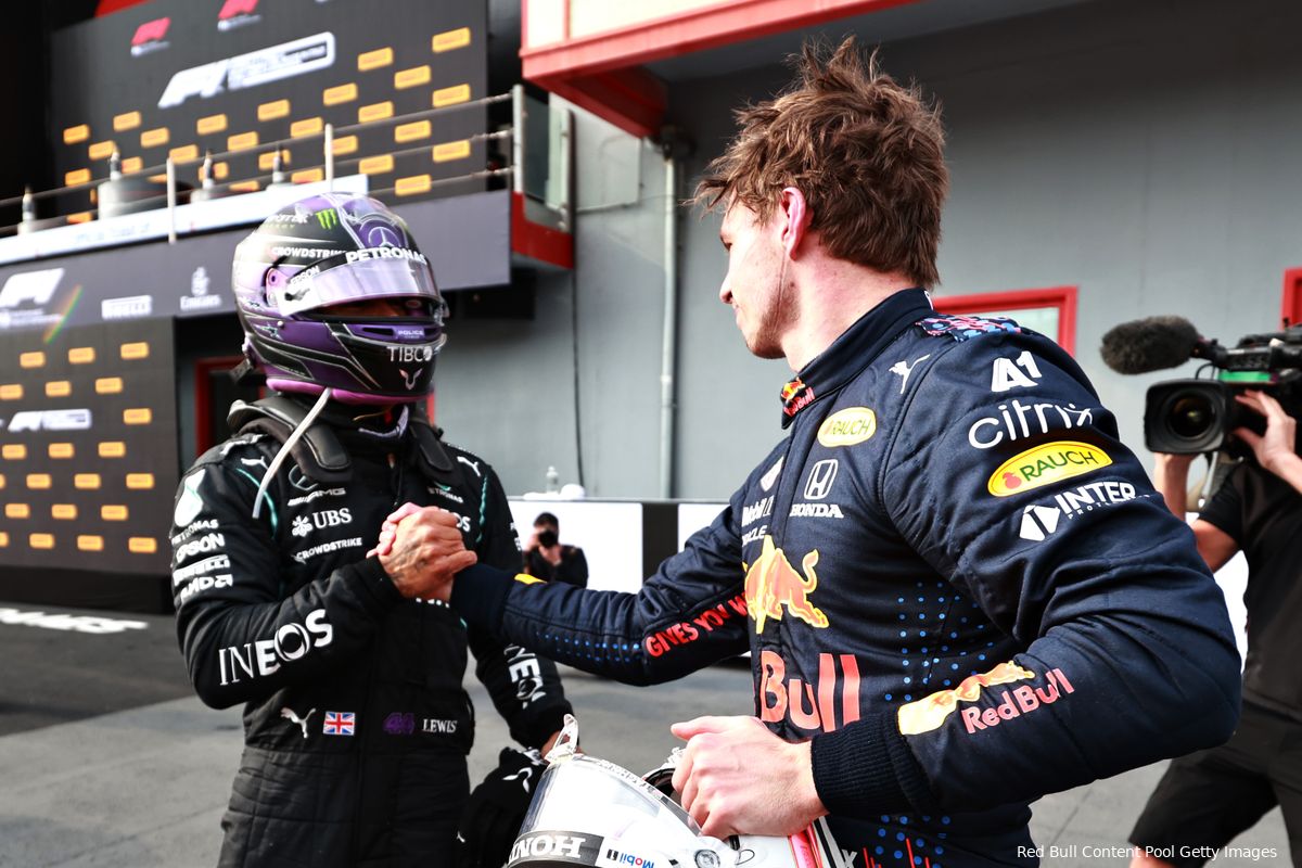 Hamilton: 'Dit weekend zou zelfs de Mercedes-magie niet op kunnen botsen tegen Red Bull'