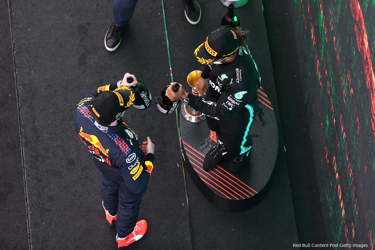 Verstappen en Hamilton bezorgen spannendste Formule 1-titelstrijd sinds 2014